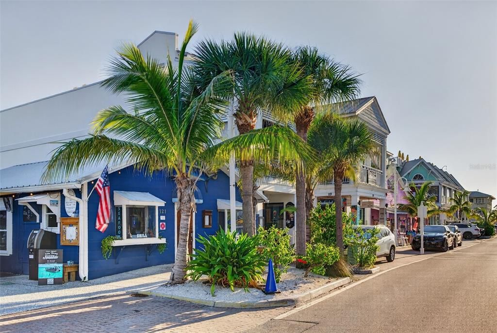 For Sale: $409,900 (1 beds, 1 baths, 462 Square Feet)