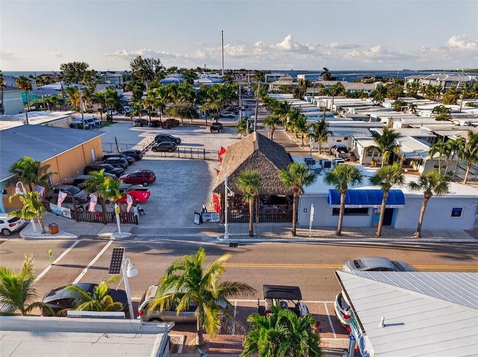 For Sale: $409,900 (1 beds, 1 baths, 462 Square Feet)