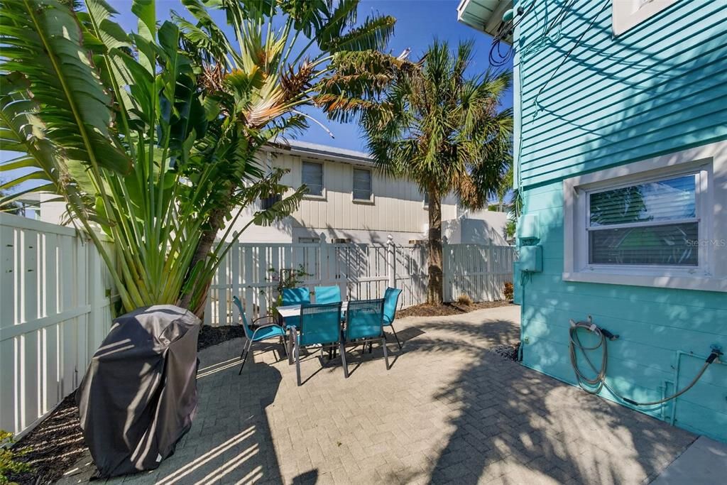For Sale: $409,900 (1 beds, 1 baths, 462 Square Feet)