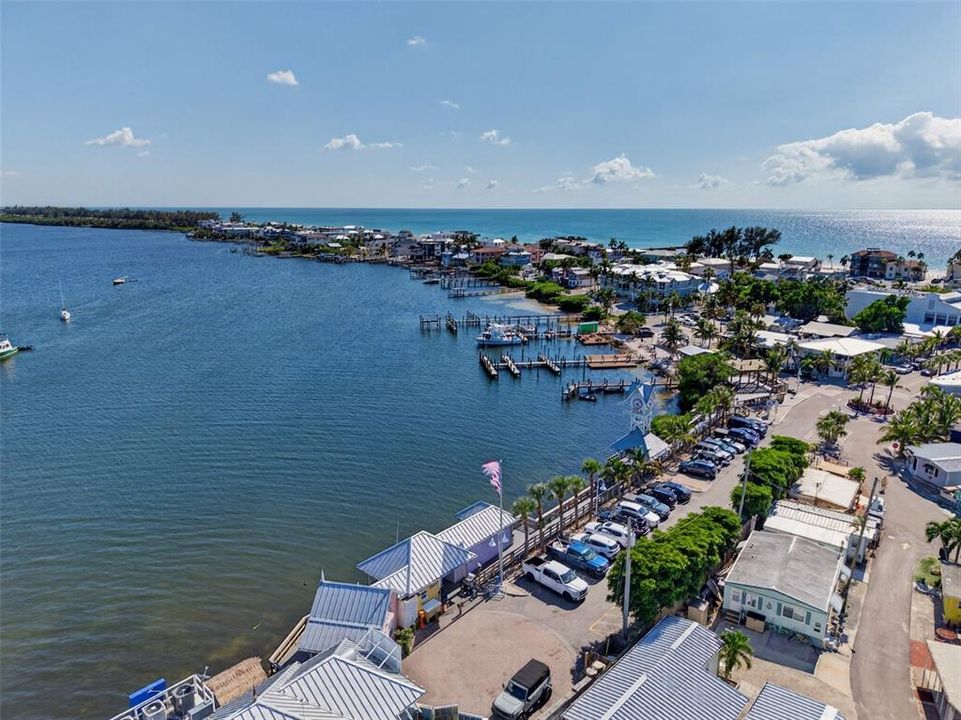 For Sale: $409,900 (1 beds, 1 baths, 462 Square Feet)