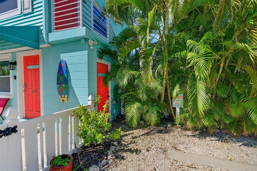 For Sale: $409,900 (1 beds, 1 baths, 462 Square Feet)
