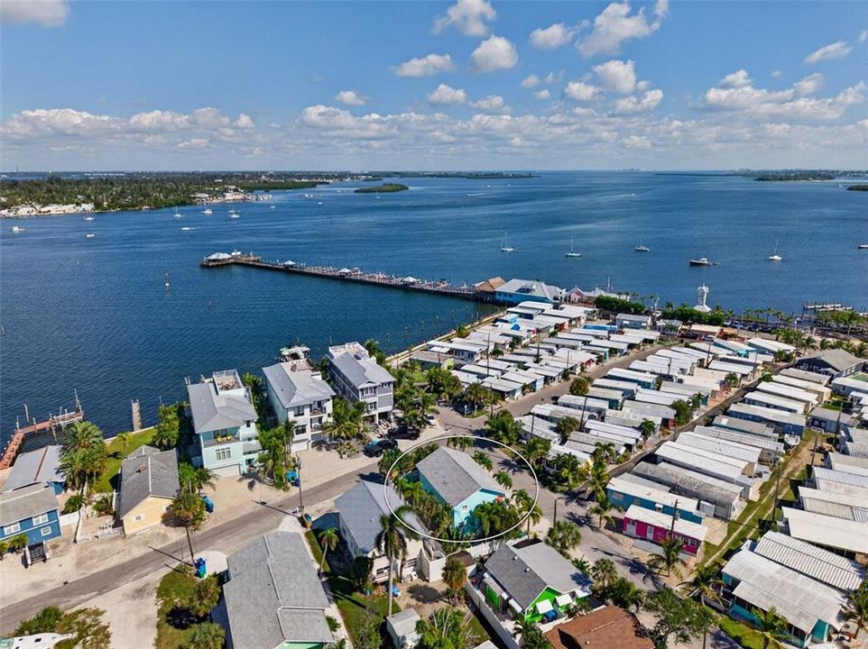 For Sale: $409,900 (1 beds, 1 baths, 462 Square Feet)