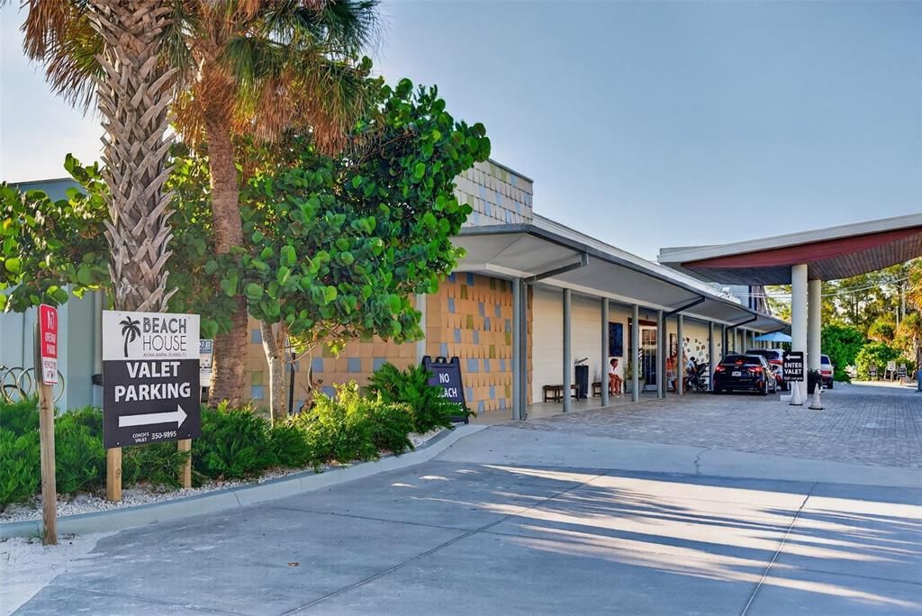 For Sale: $409,900 (1 beds, 1 baths, 462 Square Feet)