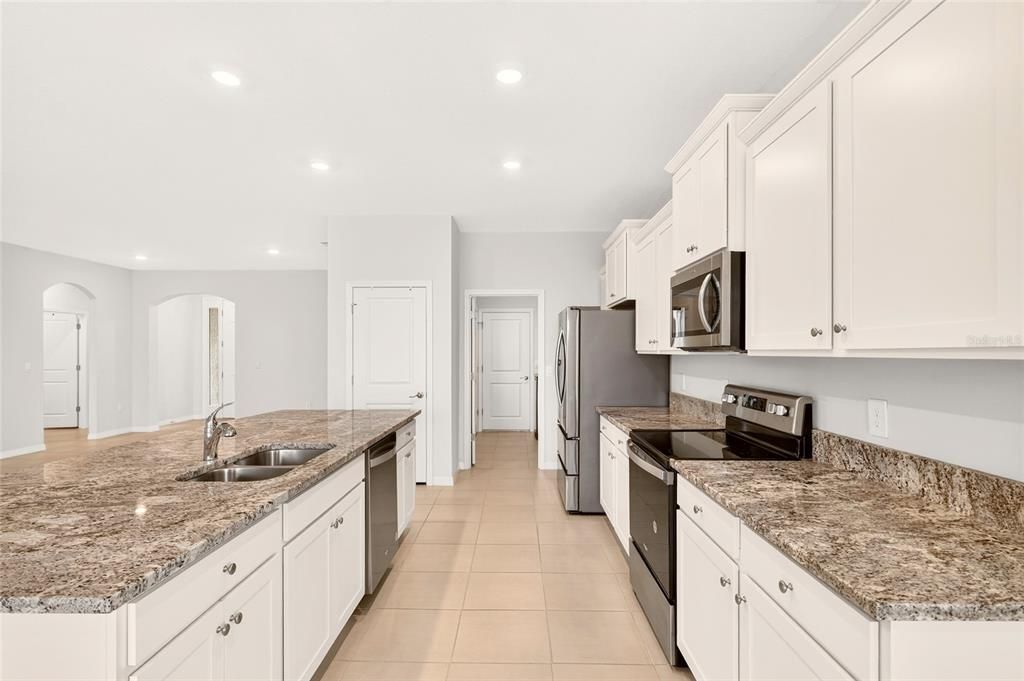 For Sale: $270,000 (3 beds, 2 baths, 1851 Square Feet)