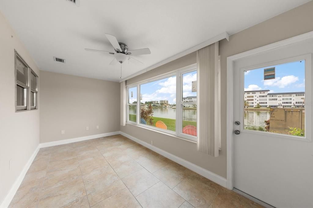 For Sale: $254,900 (2 beds, 2 baths, 1120 Square Feet)