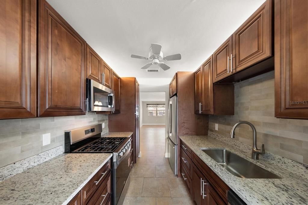 For Sale: $254,900 (2 beds, 2 baths, 1120 Square Feet)