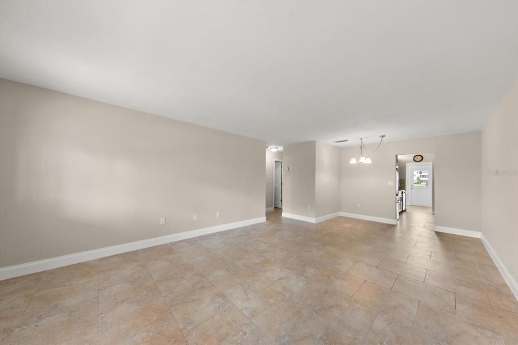 For Sale: $254,900 (2 beds, 2 baths, 1120 Square Feet)