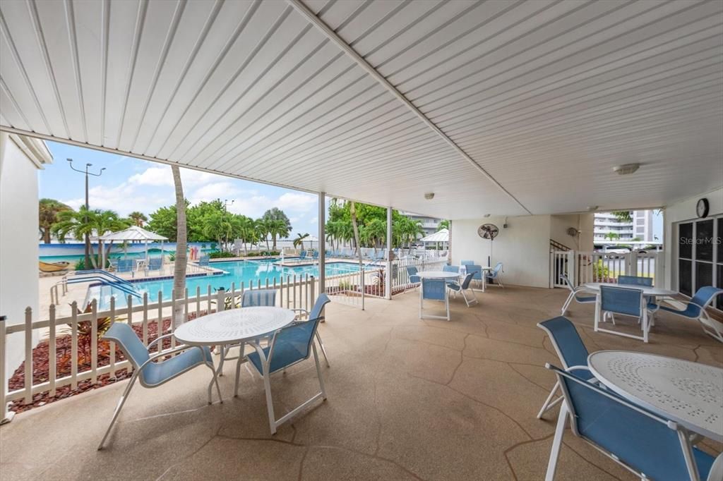 For Sale: $254,900 (2 beds, 2 baths, 1120 Square Feet)