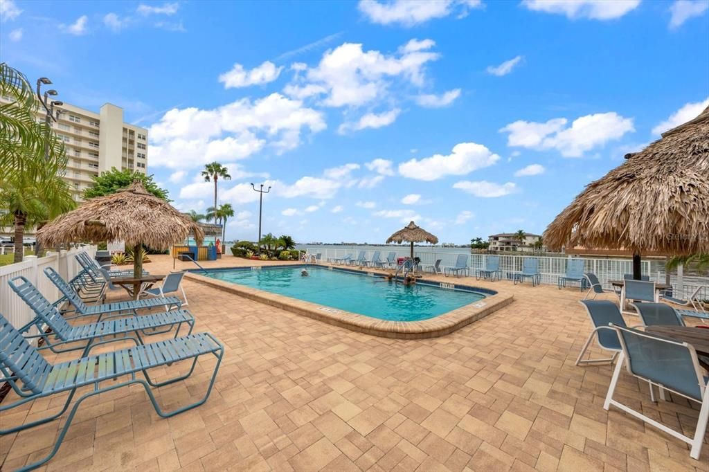 For Sale: $254,900 (2 beds, 2 baths, 1120 Square Feet)