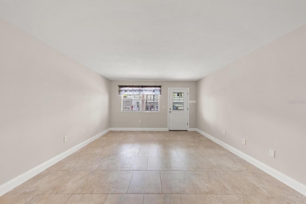 For Sale: $254,900 (2 beds, 2 baths, 1120 Square Feet)