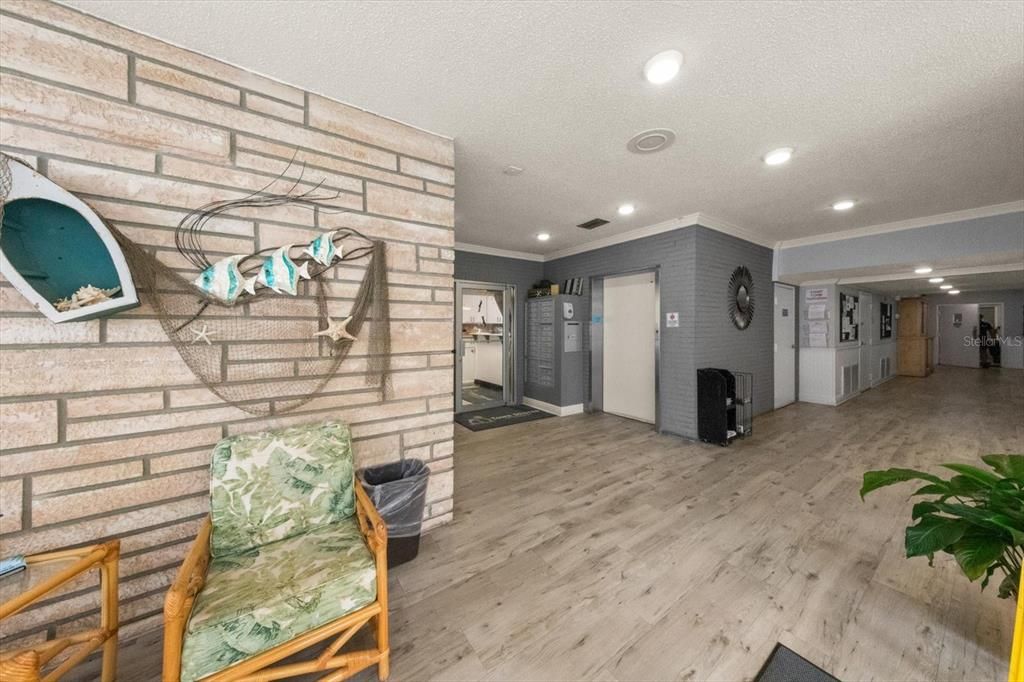 For Sale: $254,900 (2 beds, 2 baths, 1120 Square Feet)