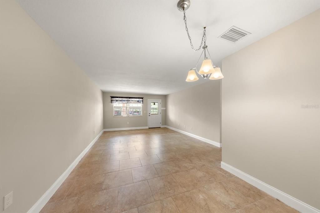 For Sale: $254,900 (2 beds, 2 baths, 1120 Square Feet)