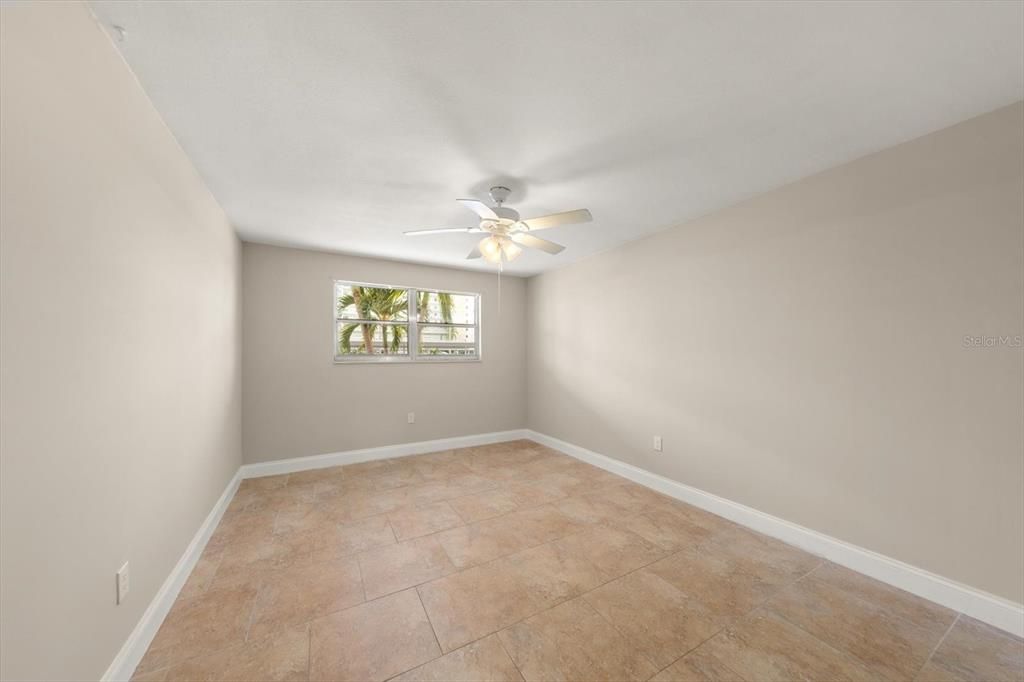 For Sale: $254,900 (2 beds, 2 baths, 1120 Square Feet)