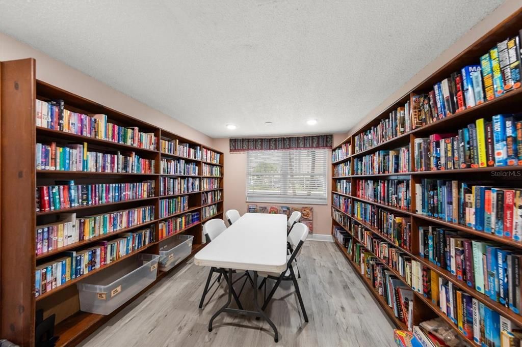For Sale: $254,900 (2 beds, 2 baths, 1120 Square Feet)