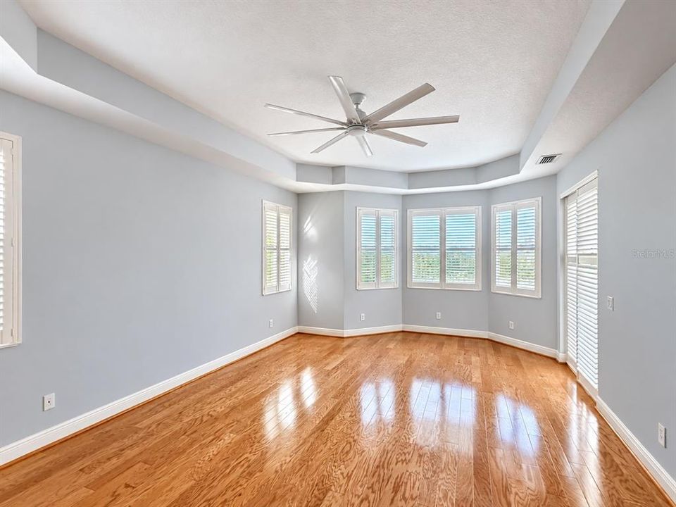En Venta: $899,000 (4 camas, 3 baños, 3289 Pies cuadrados)