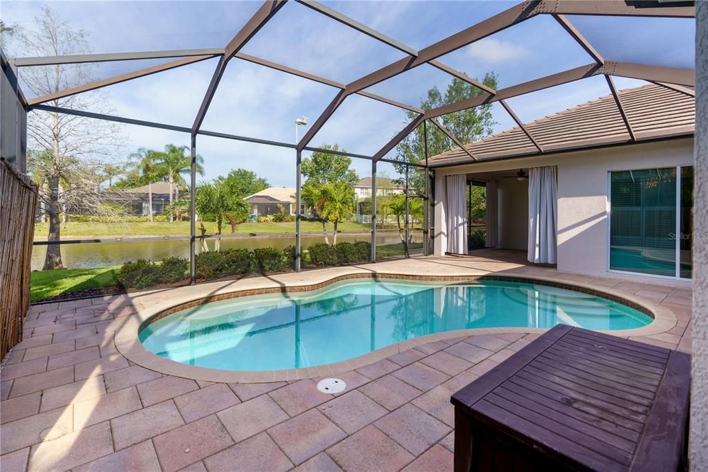 En Venta: $899,000 (4 camas, 3 baños, 3289 Pies cuadrados)