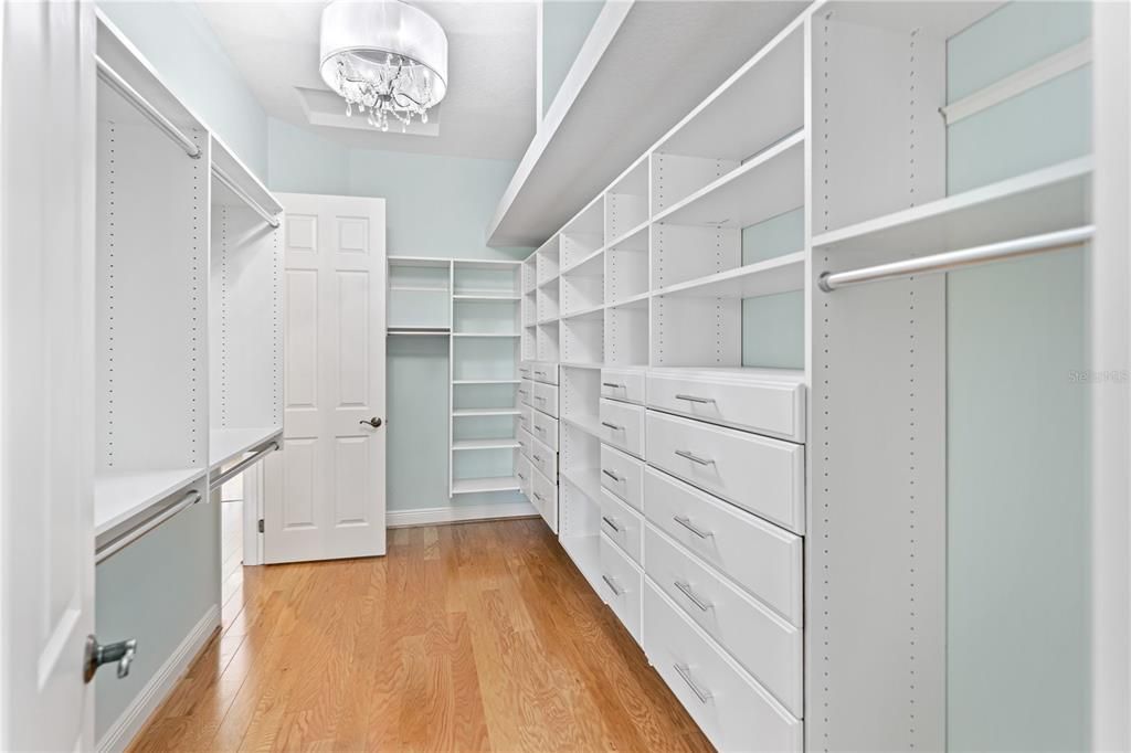 En Venta: $899,000 (4 camas, 3 baños, 3289 Pies cuadrados)