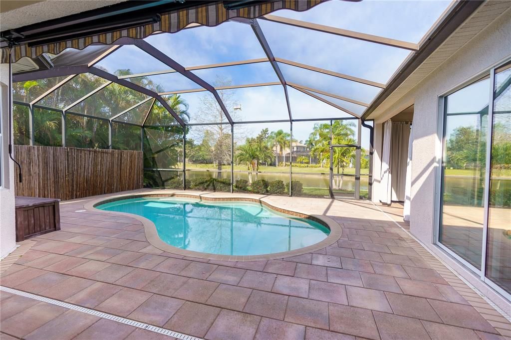 En Venta: $899,000 (4 camas, 3 baños, 3289 Pies cuadrados)