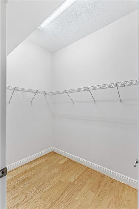 En Venta: $899,000 (4 camas, 3 baños, 3289 Pies cuadrados)