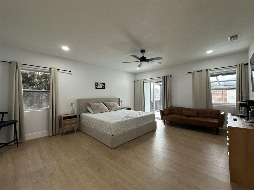 For Sale: $625,000 (4 beds, 3 baths, 2870 Square Feet)