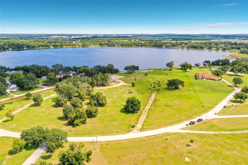 En Venta: $610,000 (3.05 acres)