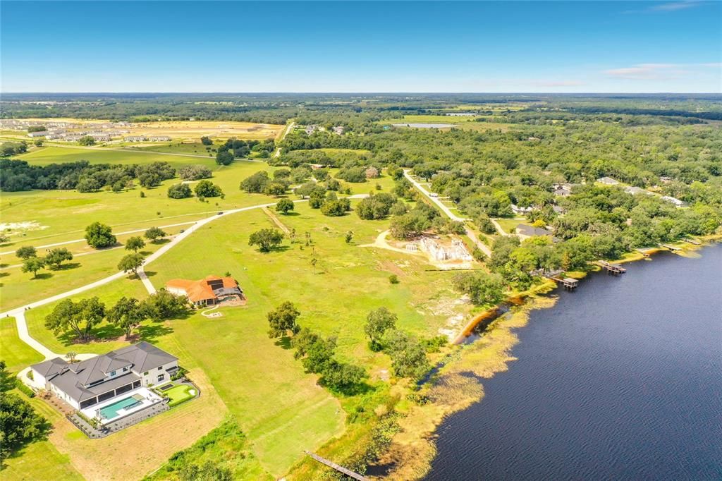 En Venta: $610,000 (3.05 acres)