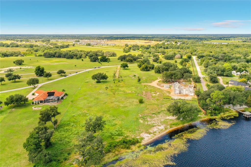 En Venta: $610,000 (3.05 acres)