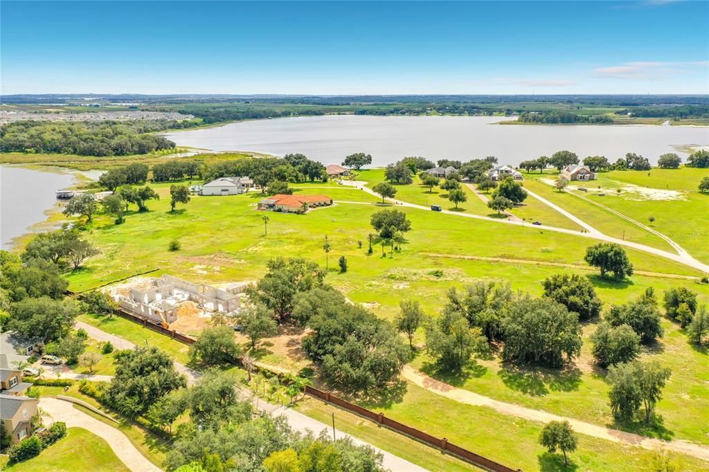 En Venta: $610,000 (3.05 acres)