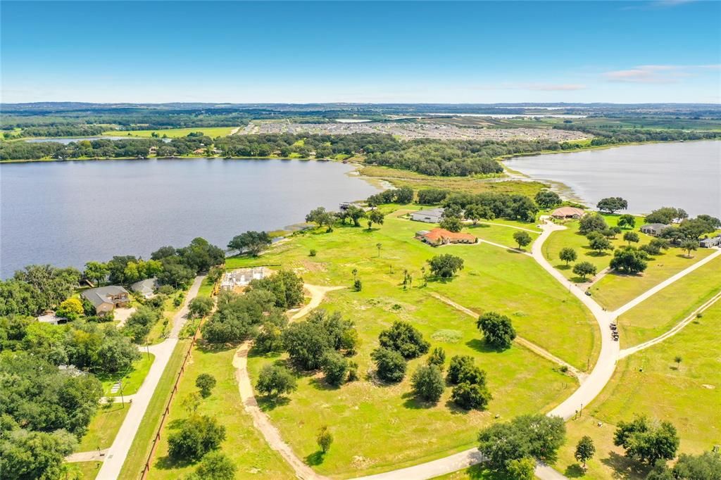 En Venta: $610,000 (3.05 acres)
