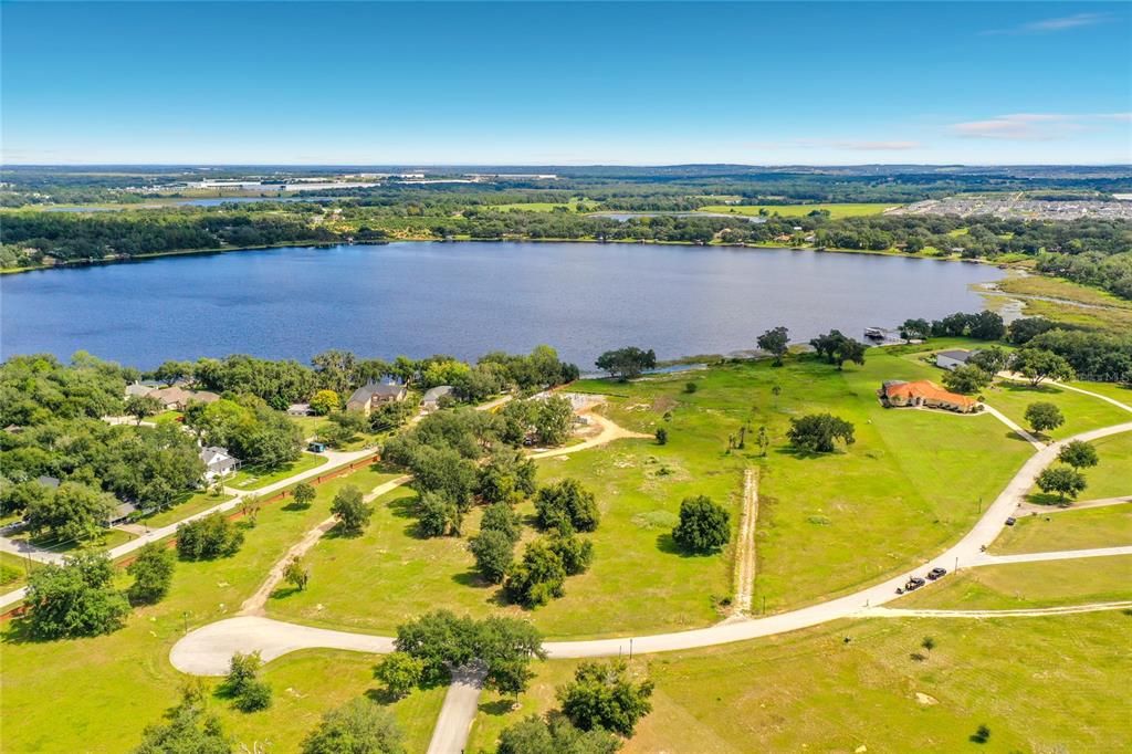 En Venta: $610,000 (3.05 acres)