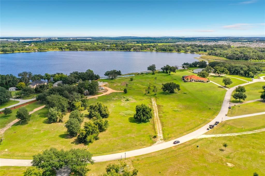 En Venta: $610,000 (3.05 acres)