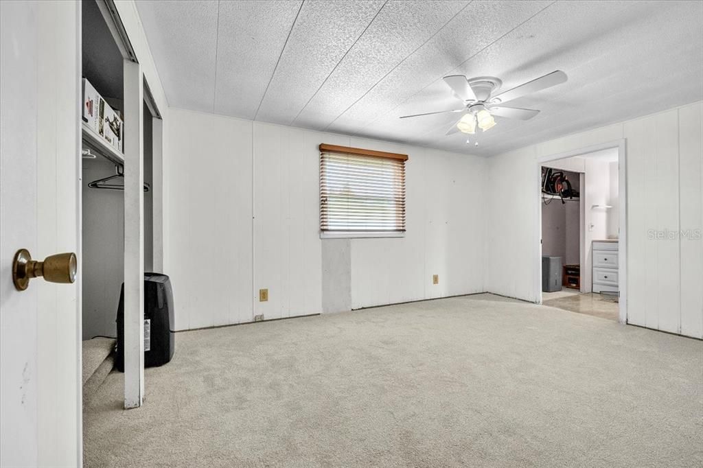 For Sale: $69,900 (2 beds, 2 baths, 1056 Square Feet)