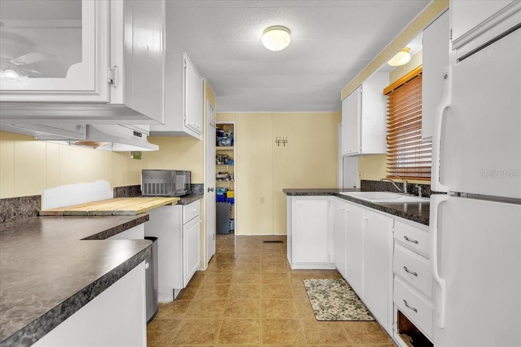 For Sale: $69,900 (2 beds, 2 baths, 1056 Square Feet)