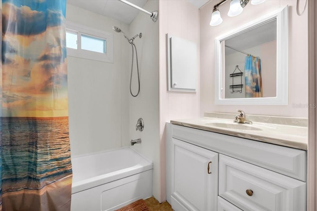 For Sale: $69,900 (2 beds, 2 baths, 1056 Square Feet)