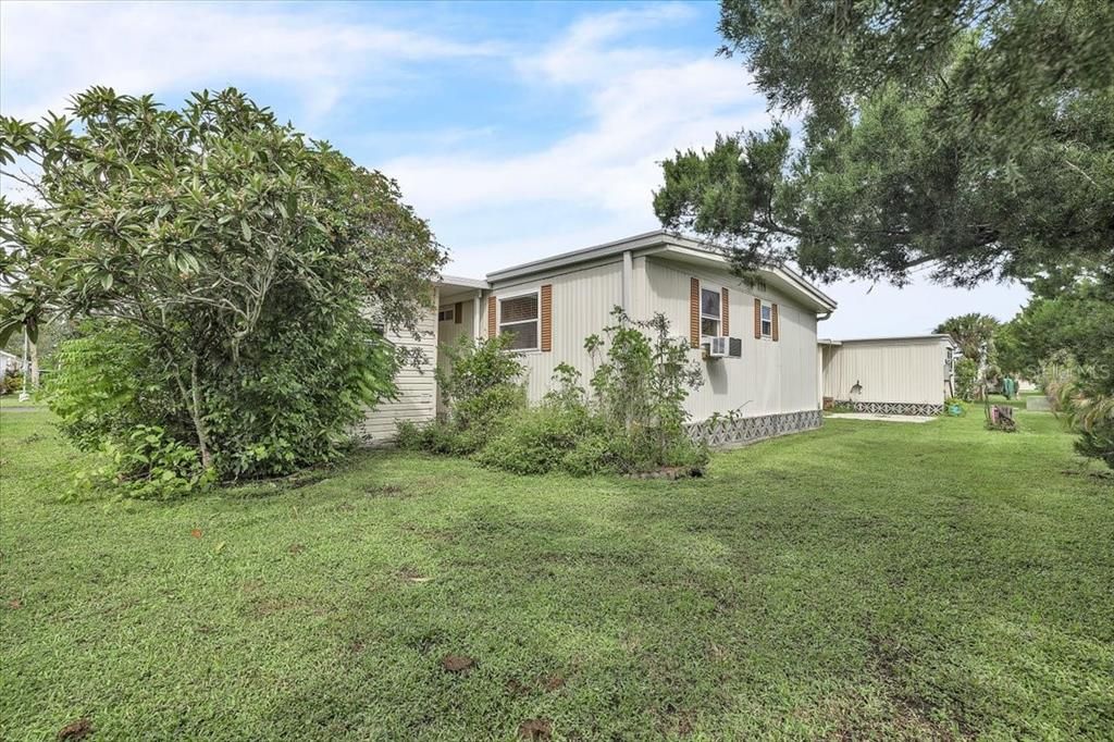 For Sale: $69,900 (2 beds, 2 baths, 1056 Square Feet)
