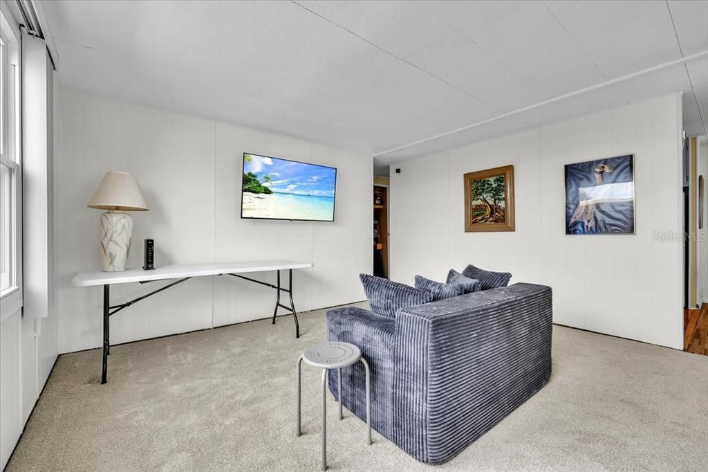 For Sale: $69,900 (2 beds, 2 baths, 1056 Square Feet)