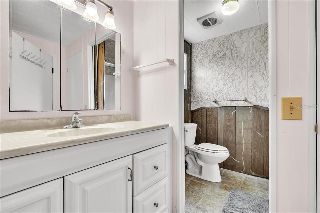 For Sale: $69,900 (2 beds, 2 baths, 1056 Square Feet)