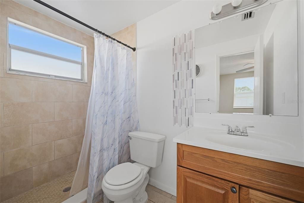 For Sale: $224,900 (2 beds, 2 baths, 973 Square Feet)