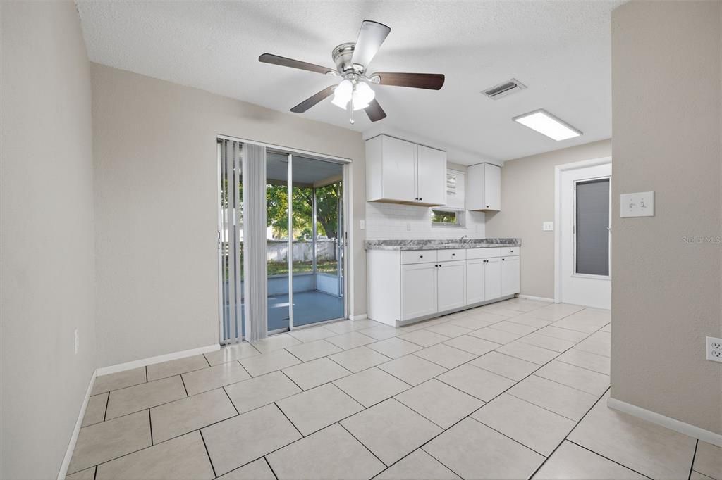 For Sale: $224,900 (2 beds, 2 baths, 973 Square Feet)