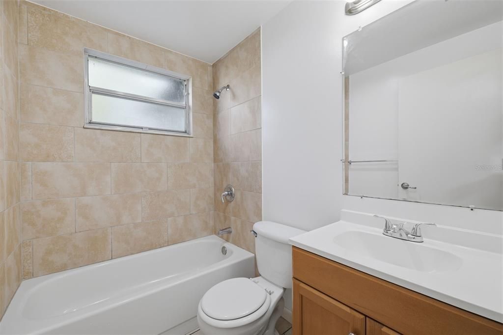For Sale: $224,900 (2 beds, 2 baths, 973 Square Feet)