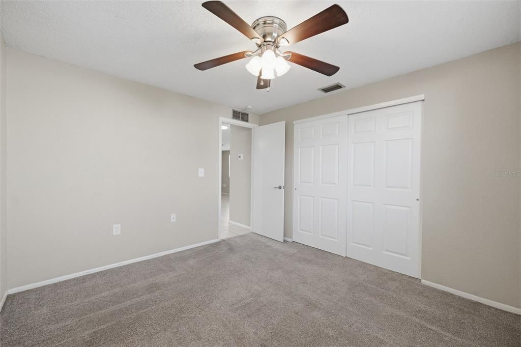 For Sale: $224,900 (2 beds, 2 baths, 973 Square Feet)