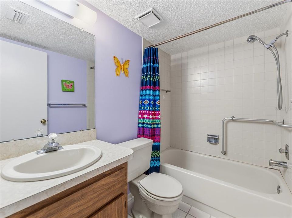En Venta: $134,900 (2 camas, 2 baños, 1144 Pies cuadrados)