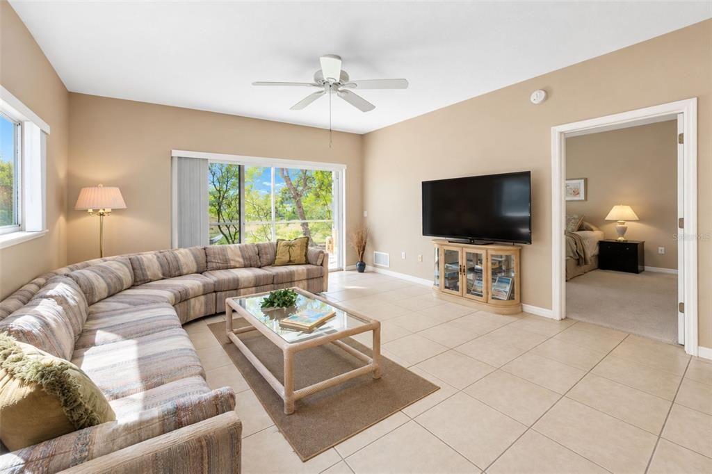 For Sale: $199,000 (2 beds, 2 baths, 1230 Square Feet)