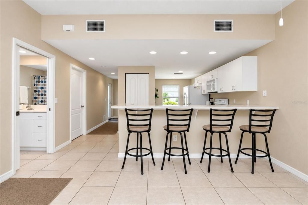 For Sale: $199,000 (2 beds, 2 baths, 1230 Square Feet)