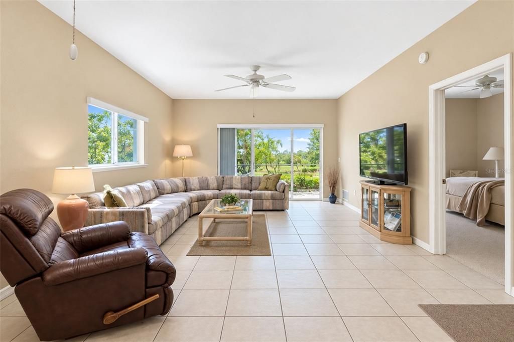 For Sale: $199,000 (2 beds, 2 baths, 1230 Square Feet)