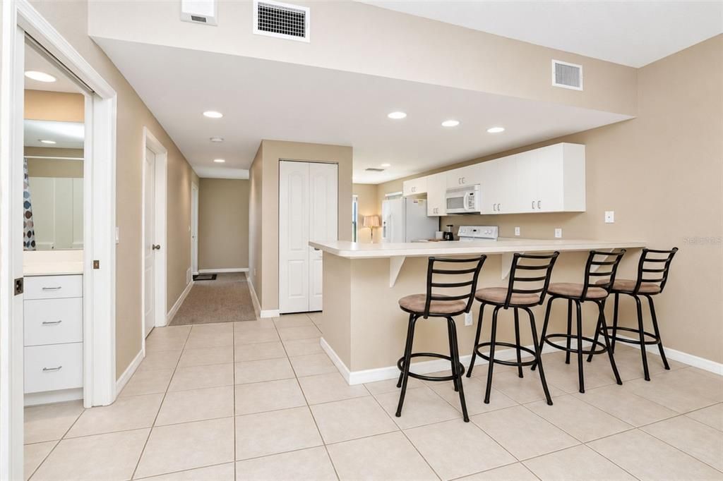 For Sale: $199,000 (2 beds, 2 baths, 1230 Square Feet)