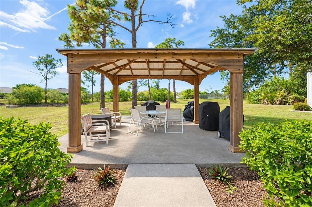 For Sale: $199,000 (2 beds, 2 baths, 1230 Square Feet)