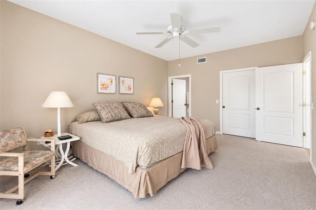For Sale: $199,000 (2 beds, 2 baths, 1230 Square Feet)