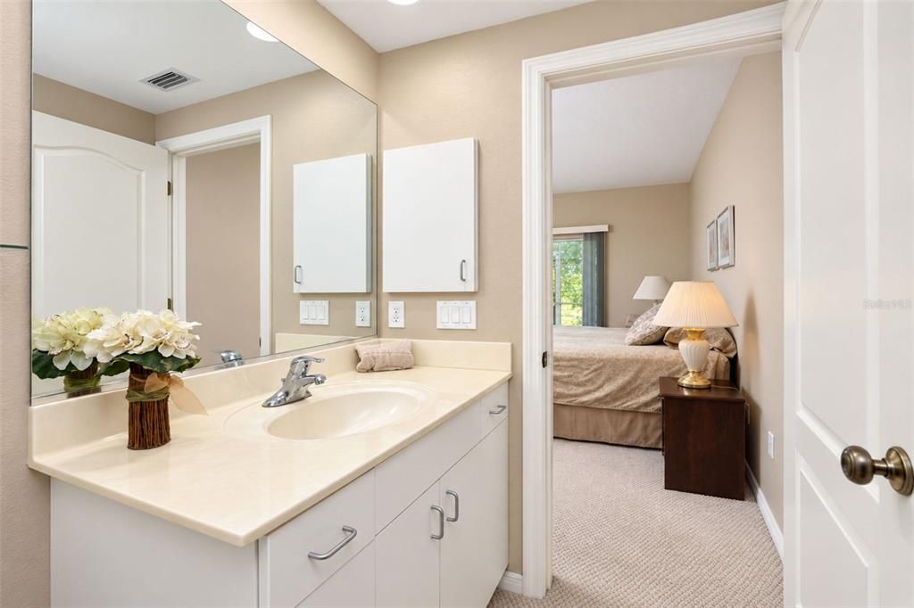 For Sale: $199,000 (2 beds, 2 baths, 1230 Square Feet)