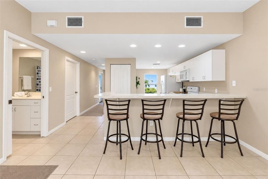 For Sale: $199,000 (2 beds, 2 baths, 1230 Square Feet)